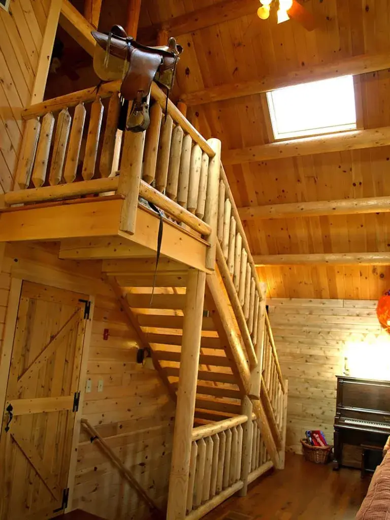 Buechel 06595 cedar log home staircase