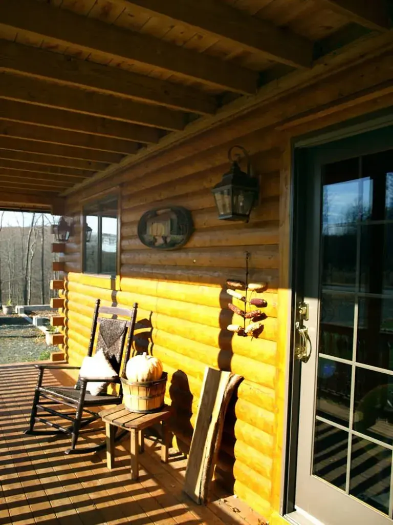 Buechel 06595 cedar log home porch
