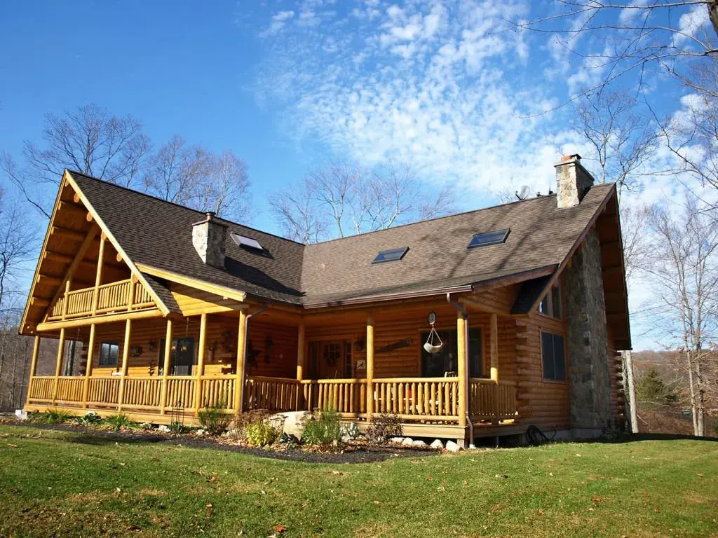 Buechel 06595 cedar log home exterior