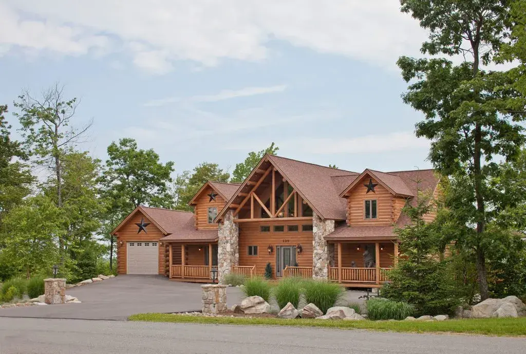 Lakeview 06637 cedar log home, photo 1