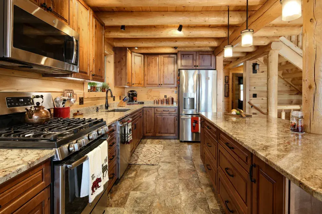 Modified Kodiak 16424 cedar log home, photo 7