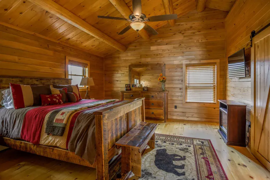 Modified Kodiak 16424 cedar log home, photo 8