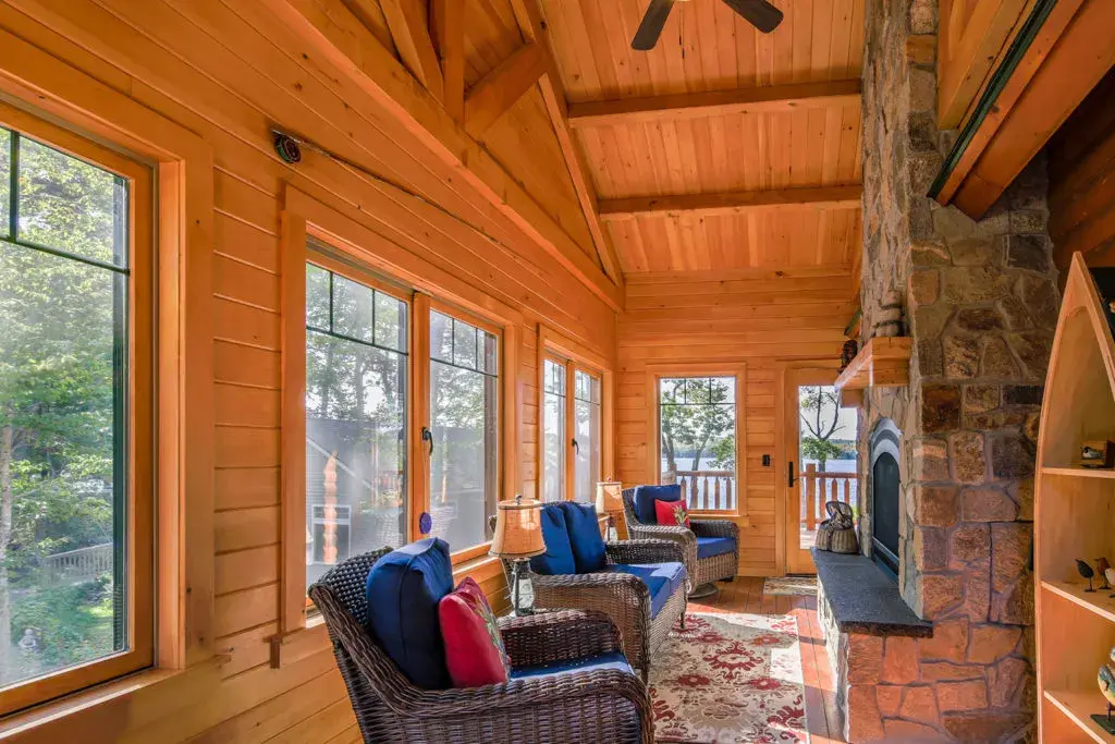 Modified Kodiak 16424 cedar log home, photo 14