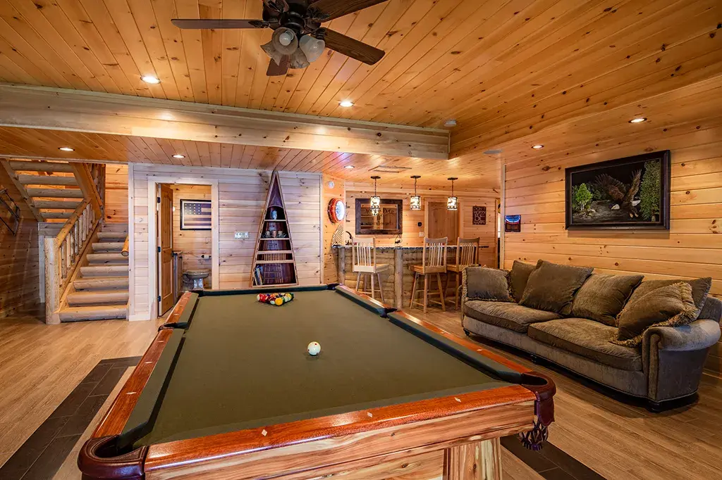 Modified Lakeview 10032 cedar log home, photo 11