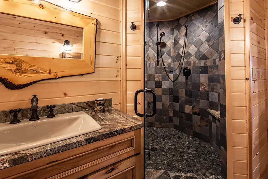 Modified Lakeview 10032 cedar log home, photo 14