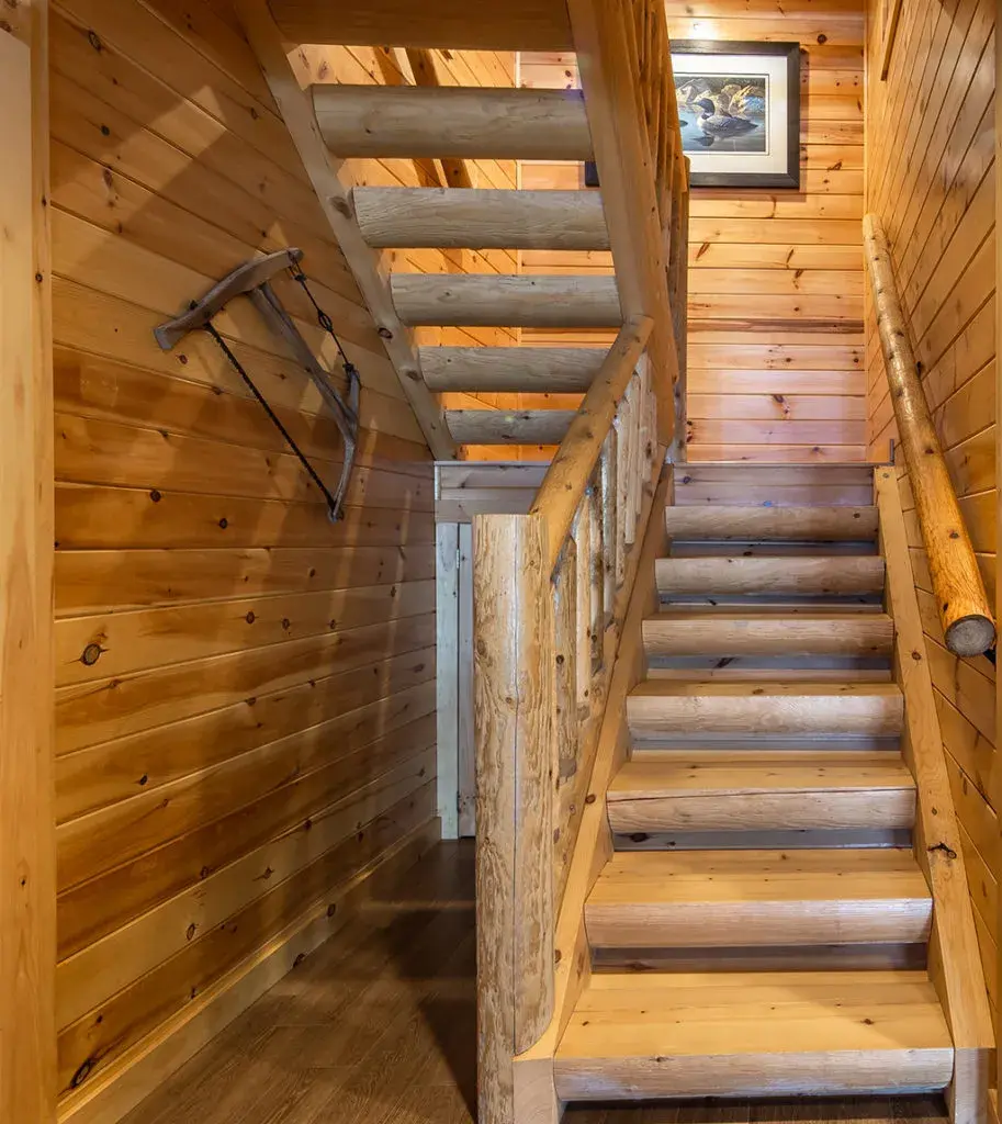 Modified Lakeview 10032 cedar log home, photo 15