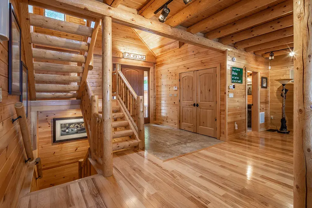 Modified Lakeview 10032 cedar log home, photo 22