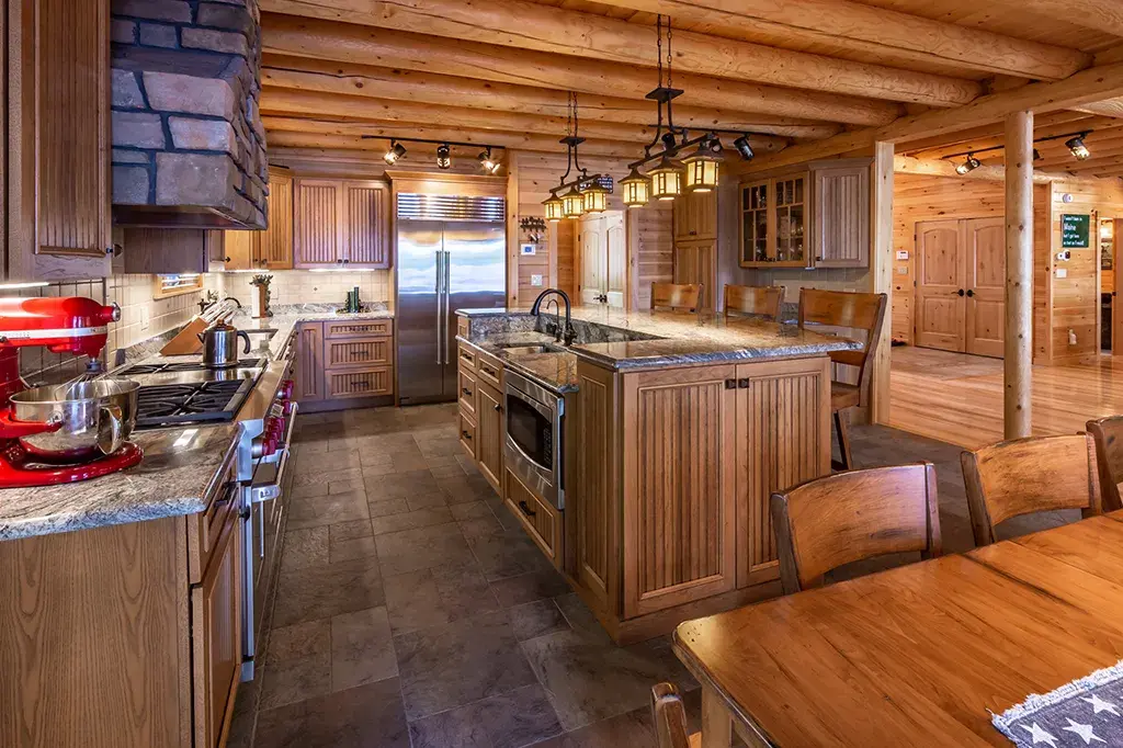 Modified Lakeview 10032 cedar log home, photo 31