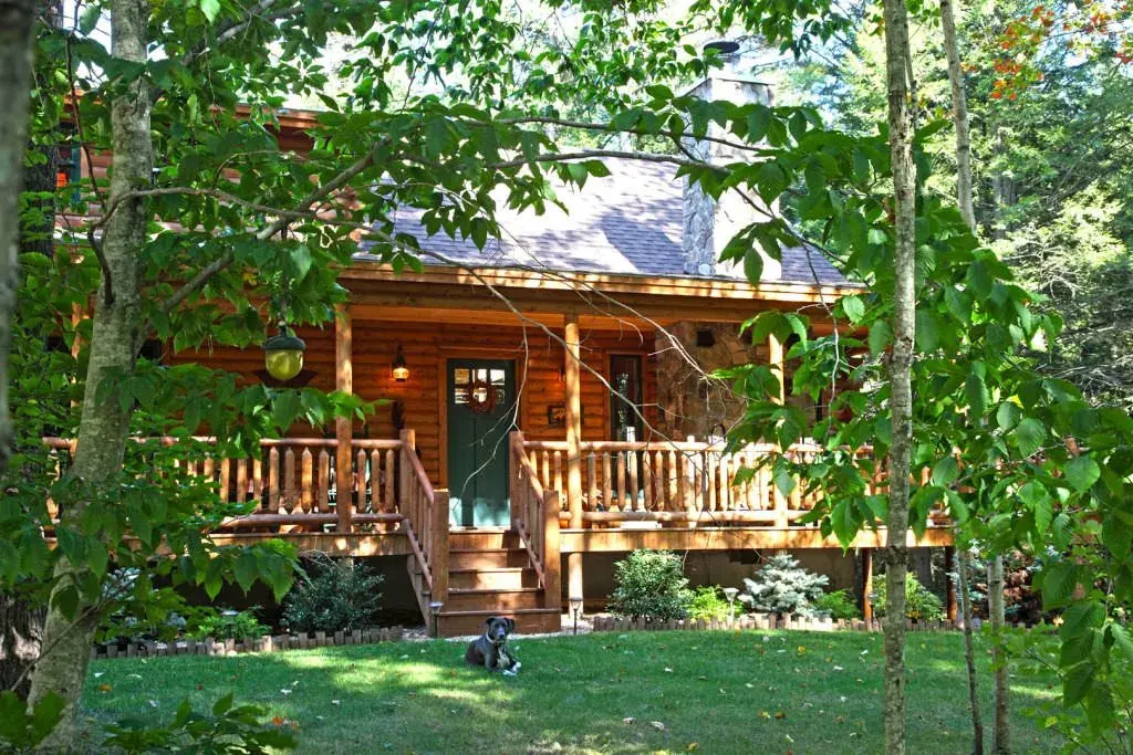 Modified Senator 07706 cedar log home exterior
