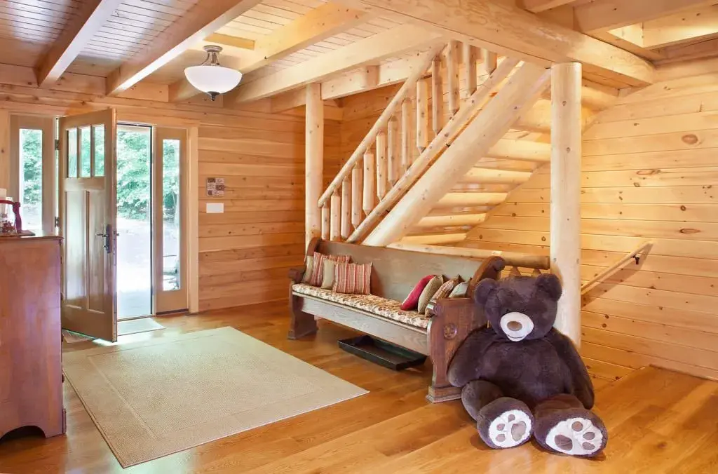 Zerbe 07805 cedar log home, photo 3