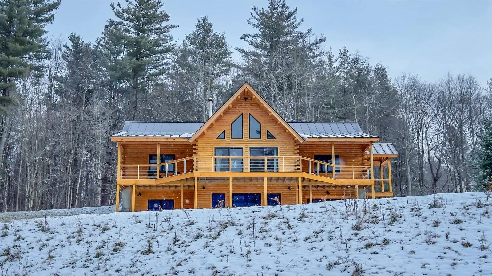 Cedar vs Pine Log Homes: Which Lasts in NC Humidity?