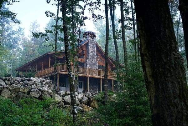 Cedar Log Homes vs. Pine Log Homes: Key Differences Explained