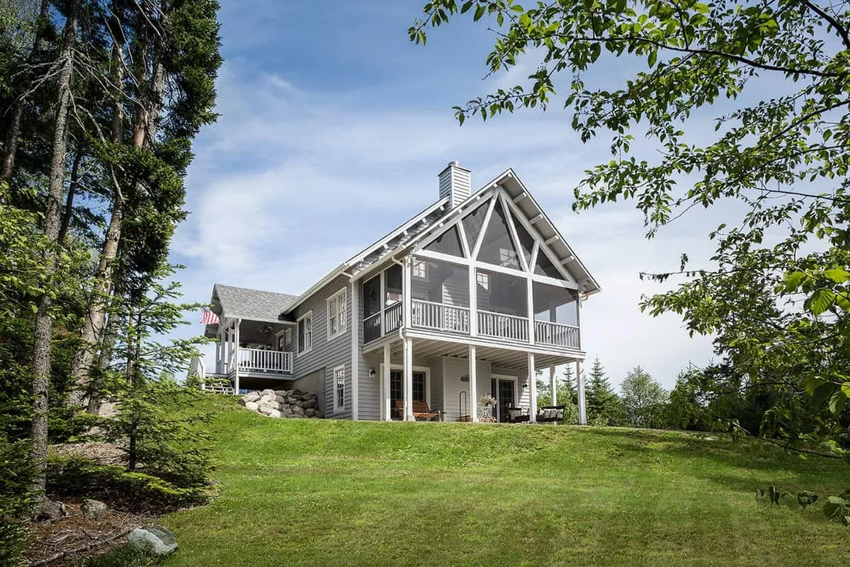The exterior of the Rosenthal home from Big Twig Homes.