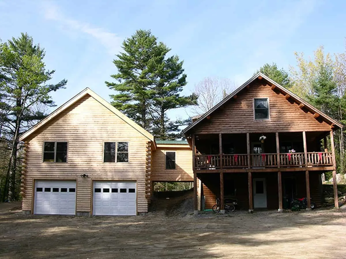 An image of the front of the Winslow home.